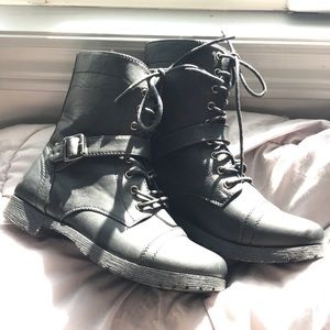ARDENE BLACK BOOTS (with laces and buckle) - 7